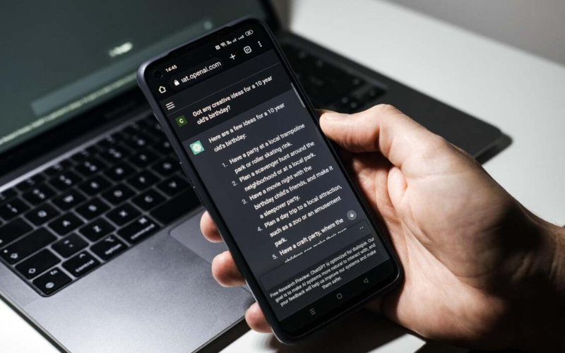 Hướng dẫn cách đăng ký ChatGPT Plus tại Việt Nam 14 ChatGPT sẽ giúp bạn tránh gặp tình trạng quá tải